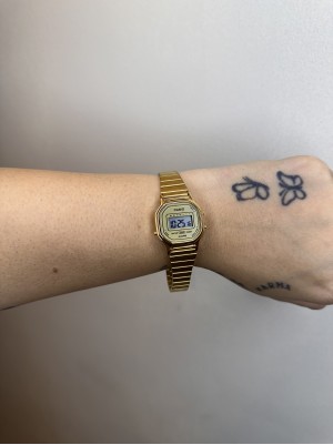 CASIO MINI DOURADO