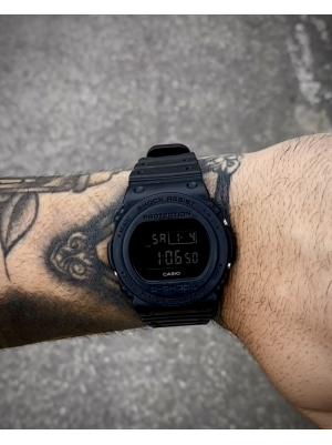 G-SHOCK DW-5750 PRETO