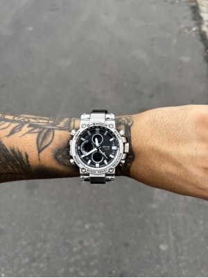 G-SHOCK STEEL MTG PRATEADO